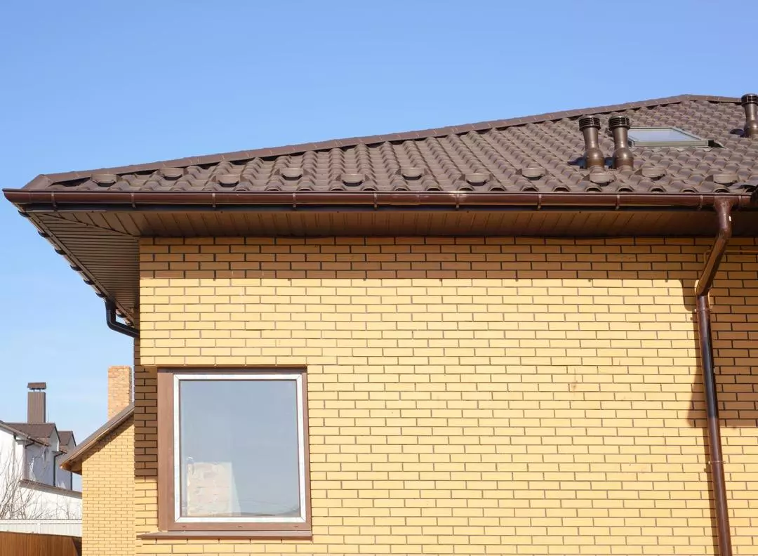 What Are Signs That Guttering Needs Clearing